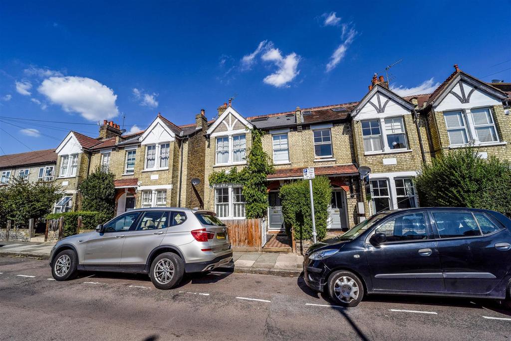 Kenley Road, St Margarets 2 bed £1,850 pcm (£427 pw)