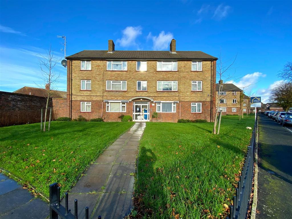 Northern Parade, Portsmouth 1 bed flat £595 pcm (£137 pw)
