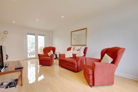 121 Barrington Road, Goring By Sea, Worthing, BN12 4RL