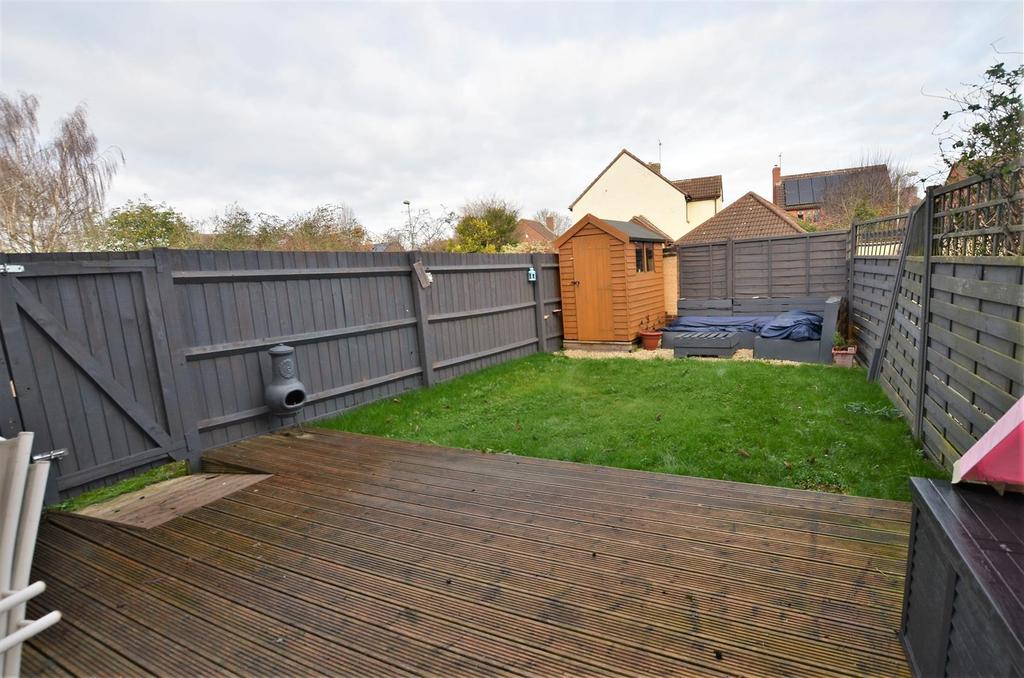 Lyneham Road, Bicester 2 bed terraced house £255,000