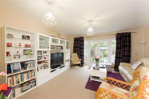 86 Parkview Way, Epsom, KT19 8FF