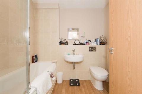 86 Parkview Way, Epsom, KT19 8FF
