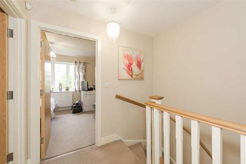86 Parkview Way, Epsom, KT19 8FF