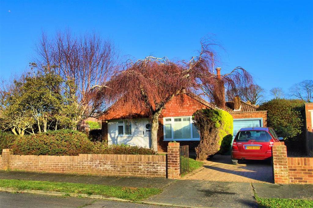 Chyngton Gardens, Seaford, East Sussex 2 bed detached bungalow for sale