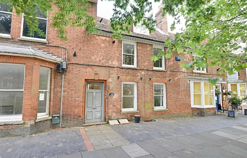 High Street, Tenterden 2 bed flat £325,000