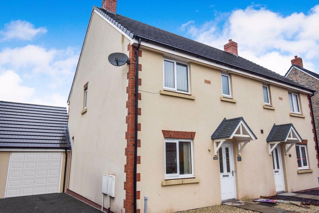 Ffordd Y Draen, Parc Derwen, Bridgend, CF35 6FQ 3 bed house £775 pcm