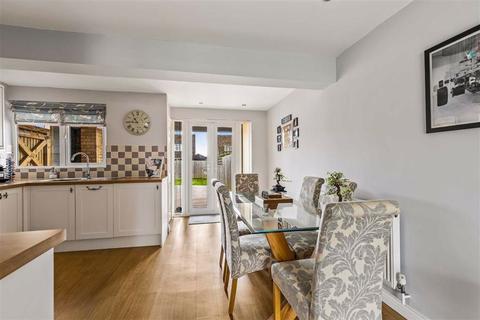 45 Weavers Way, Ashford, TN23 5DY