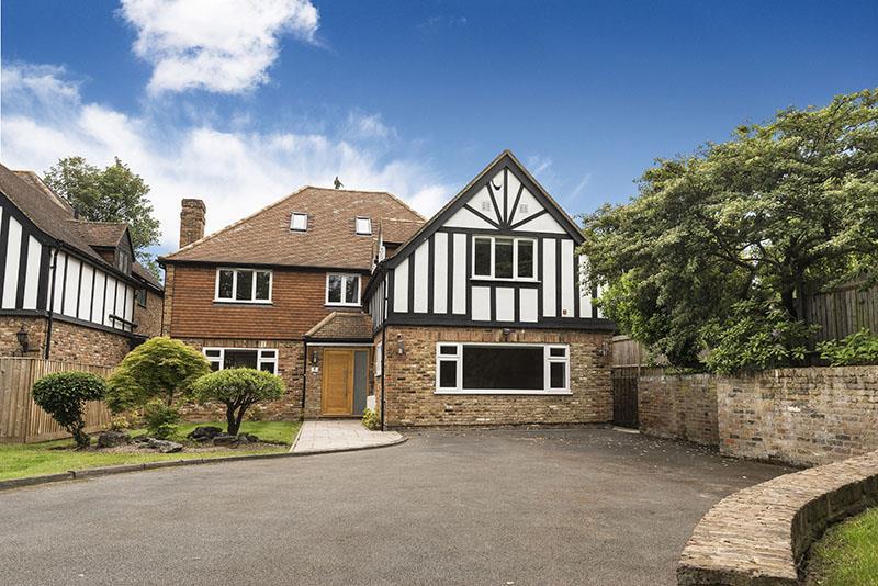 HENDON AVENUE, FINCHLEY, N3 7 bed detached house £7,583 pcm (£1,750 pw)