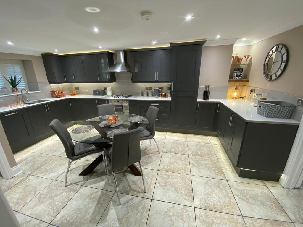 Cambrian Terrace, Tonypandy Tonypandy 3 bed end of terrace house £