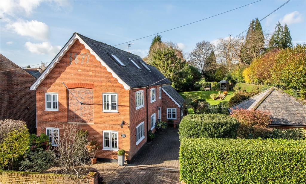 The Street, Capel, Dorking, Surrey, RH5 5 bed detached house £950,000