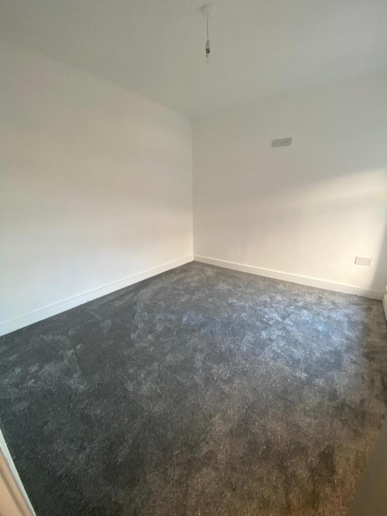 Bedroom One 2.85m (9.35') x 3.14m (10.30')