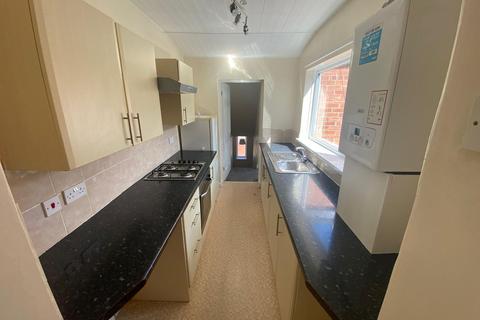 2 bedroom flat to rent, South Terrace, Wallsend, NE28