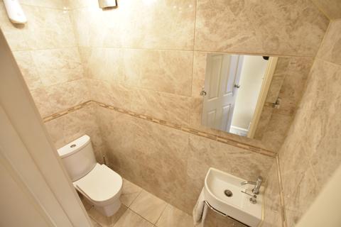 32 Clive Road, Feltham, TW14 9EG
