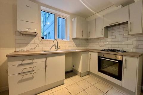 1 bedroom flat to rent, Branksome Wood Rd, Bournemouth