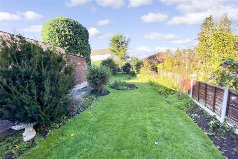4 Long Walk, Istead Rise, Gravesend, DA13 9HH