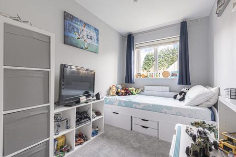 87 Barrington Close, Witney, OX28 5FJ