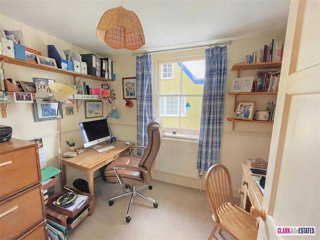Bedroom/Study