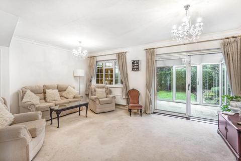 11 Bates Walk, Addlestone, KT15 2DQ