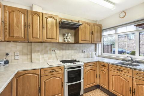 11 Bates Walk, Addlestone, KT15 2DQ