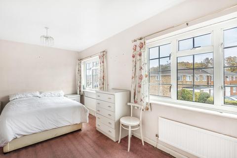 11 Bates Walk, Addlestone, KT15 2DQ