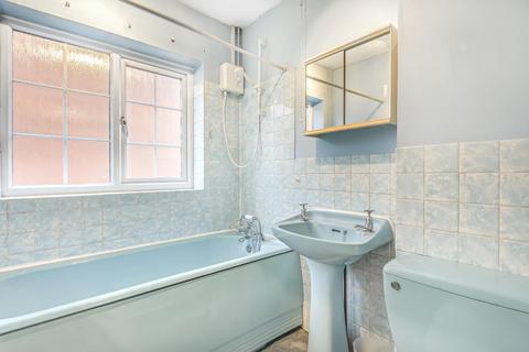 11 Bates Walk, Addlestone, KT15 2DQ