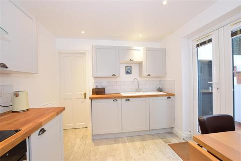 6a Queens Gardens, Broadstairs, CT10 1QE
