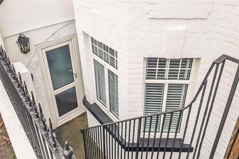6a Queens Gardens, Broadstairs, CT10 1QE