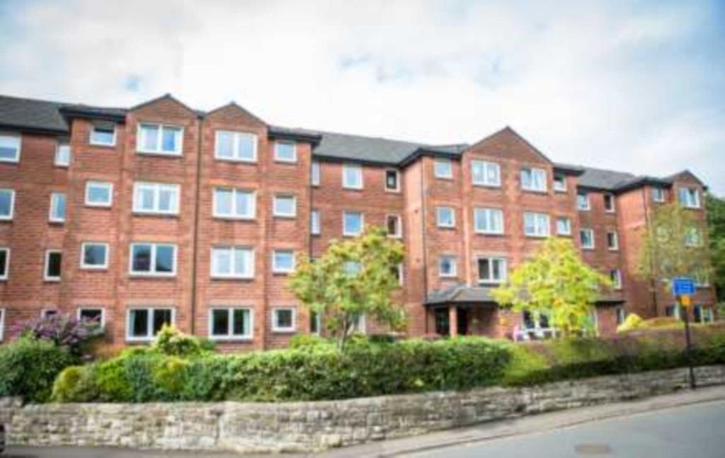 Elphinstone Court, Kilmacolm 1 bed apartment £495 pcm (£114 pw)