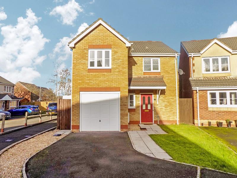 Maes Dewi Pritchard, Brackla, Bridgend. CF31 2ET 3 bed detached house