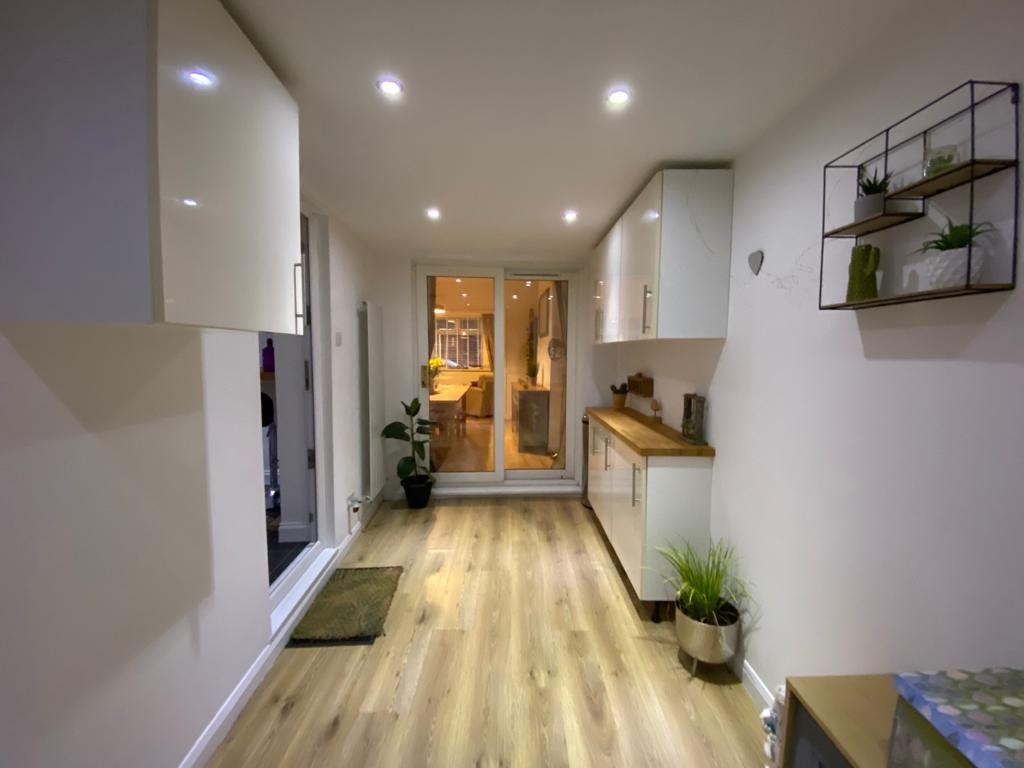 Alfred Road, Dorchester 4 bed end of terrace house £290,000