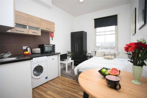 Property to rent, Brent Street, London, NW4