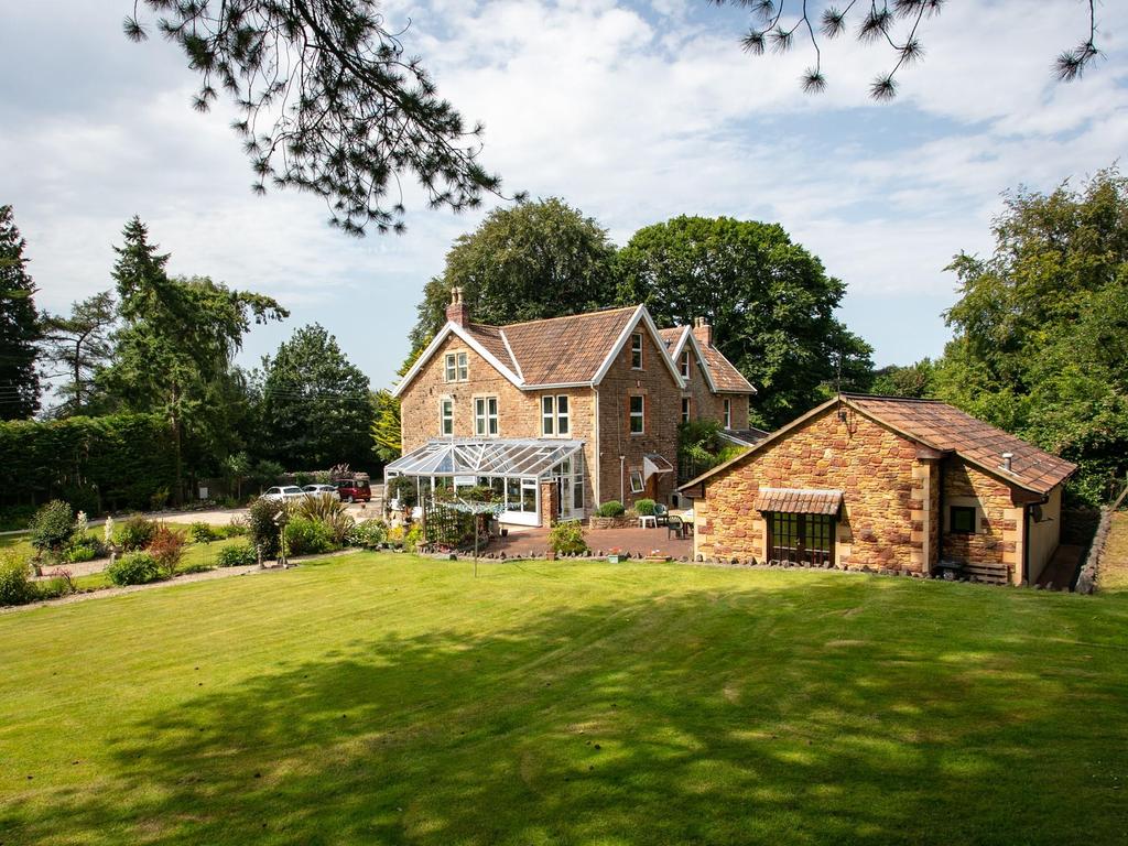 Bridgwater Road, BS25 7 bed semidetached house £850,000
