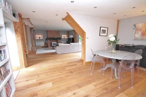 The Barn Malden Green Mews, Worcester Park, KT4 7NF