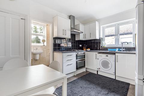 32 Woodbury Street, London, SW17 9RR