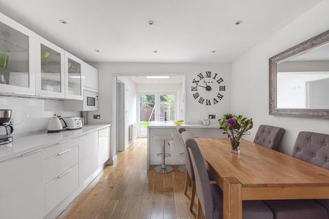 25 Carlyle Avenue, Bromley, BR1 2RB