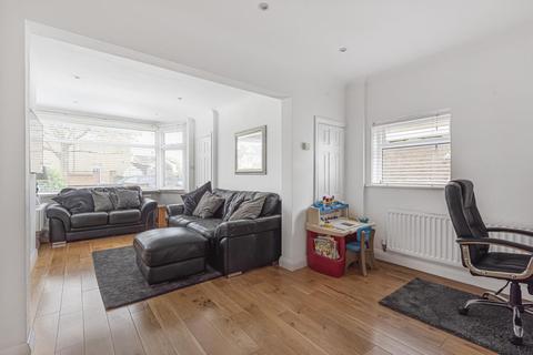 25 Carlyle Avenue, Bromley, BR1 2RB