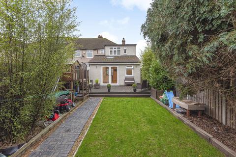 25 Carlyle Avenue, Bromley, BR1 2RB