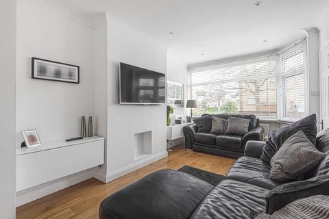 25 Carlyle Avenue, Bromley, BR1 2RB