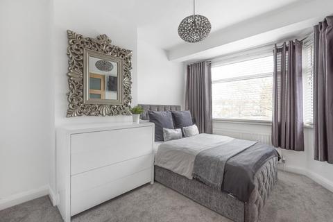 25 Carlyle Avenue, Bromley, BR1 2RB