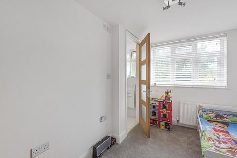25 Carlyle Avenue, Bromley, BR1 2RB