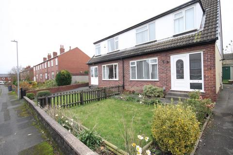 3 bedroom semi-detached house to rent, Mortimer Terrace, Batley, WF17 8BY