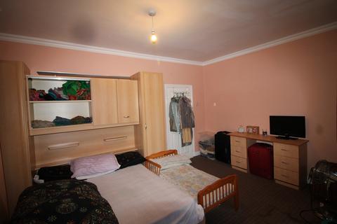 15 Elsenham Road, London, E12 6JZ