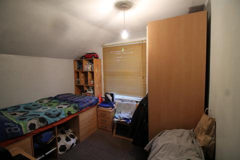 15 Elsenham Road, London, E12 6JZ