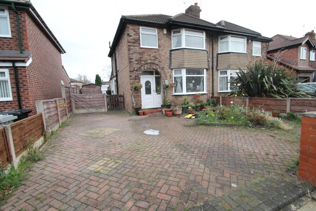 Cranmere Drive, Brooklands, Sale, M33 3 bed semidetached house £325,000