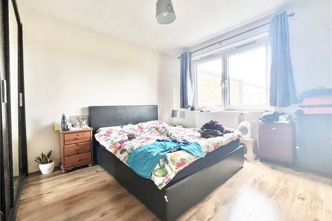 2 bedroom apartment to rent, Farm Road, Whitton, Hounslow, TW4