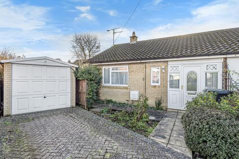 20 Ludsden Grove, Thame, OX9 3BZ