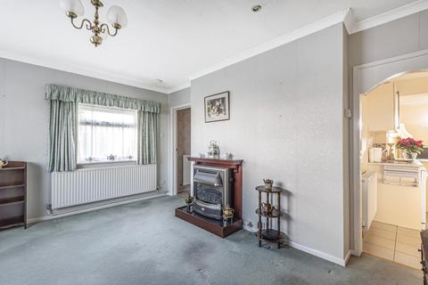 20 Ludsden Grove, Thame, OX9 3BZ