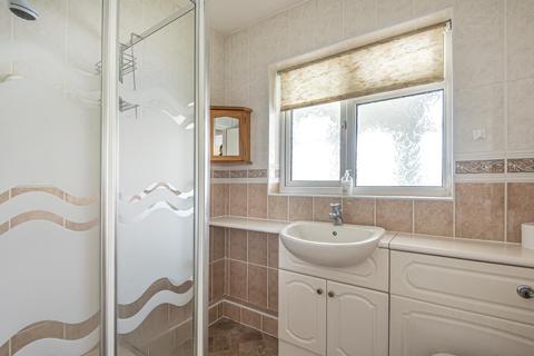 20 Ludsden Grove, Thame, OX9 3BZ