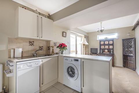 20 Ludsden Grove, Thame, OX9 3BZ