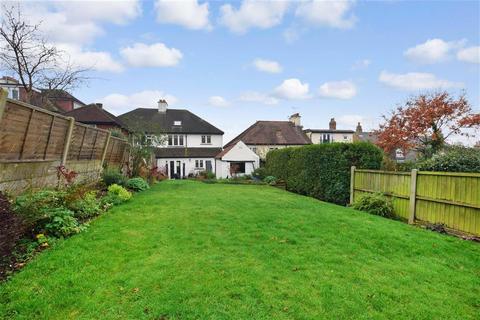 68 Queens Road, Loughton, IG10 1RS